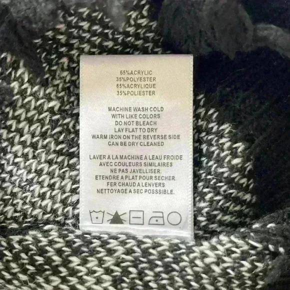 Vigoss Black and White Stars Raw Hem V Neck Sweater XS - Picture 8 of 10